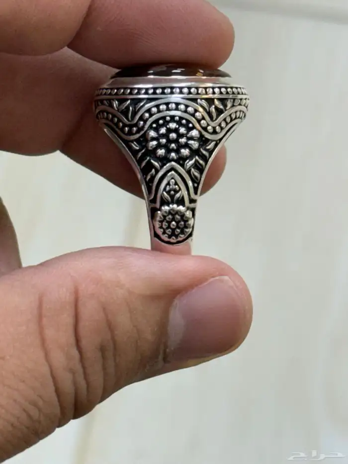 خاتم عقيق يماني كرزي مزعفر 4