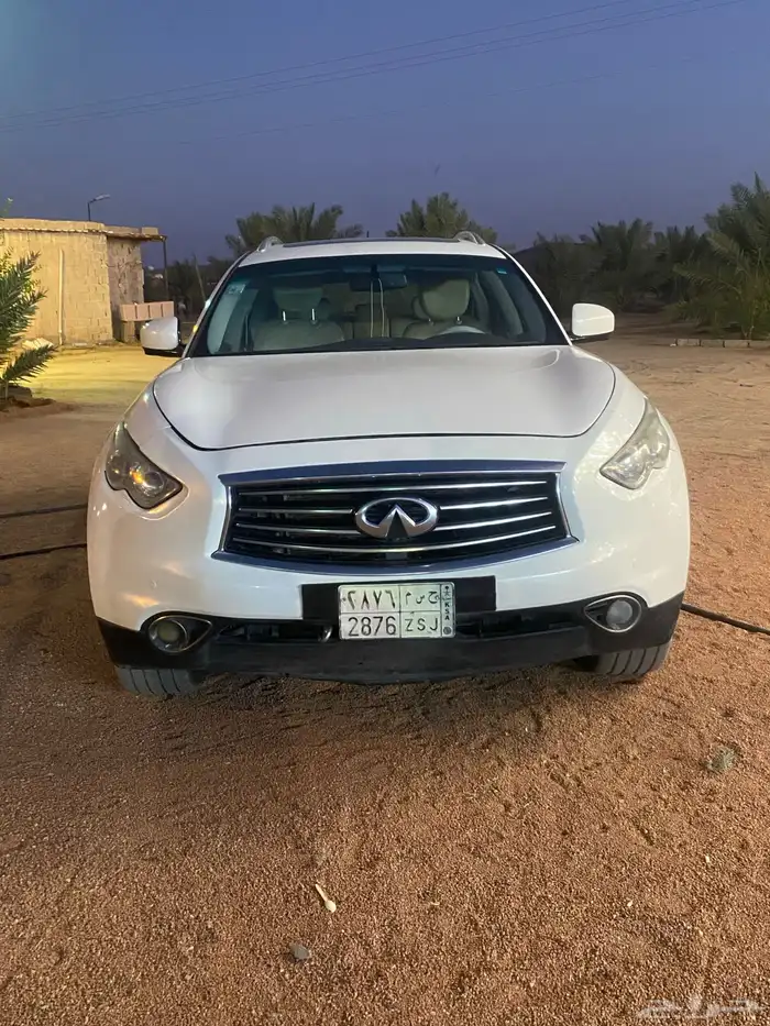 انفنتي QX70 فل كامل للبيع موديل 2013 18