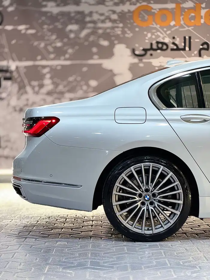 بي ام دبليو 730 موديل 2021 16