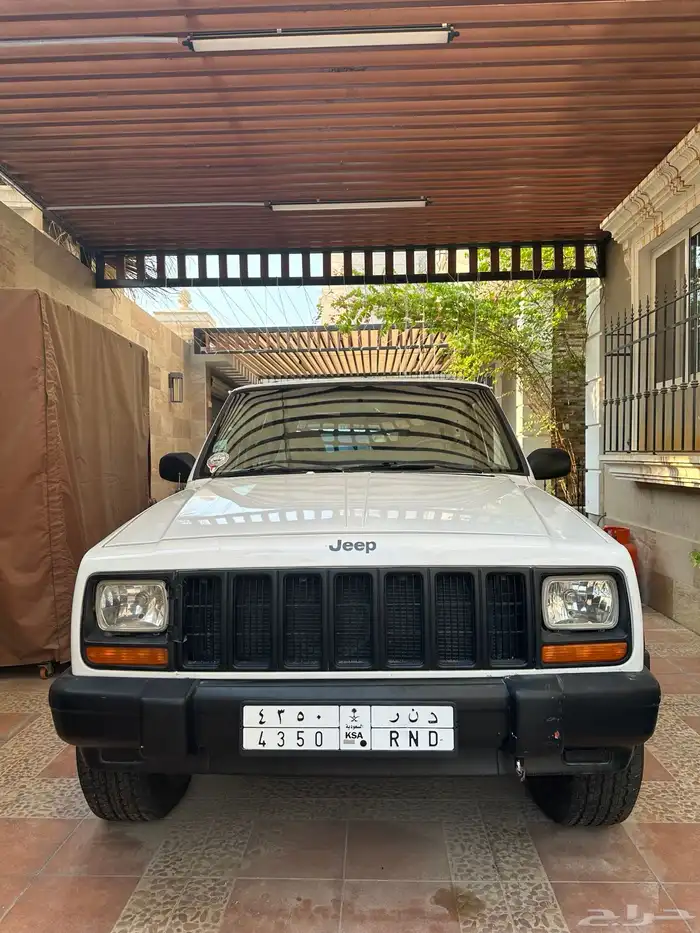 للبيع جيب شروكي 98 باب واحد خليجي قير عادي 0