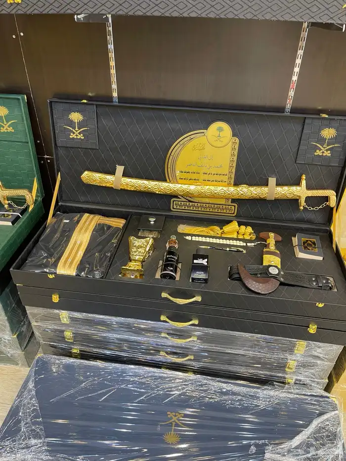 هدايا زواج بشت سيف درع تخرج ترقية تقاعد 46