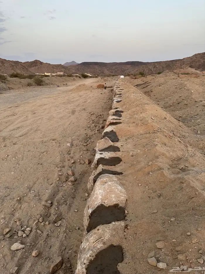 معلم حجر 1