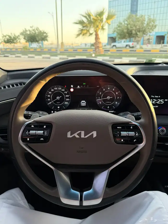 كيا K8 2022 أعلى فئة بطاقة جمركية 27
