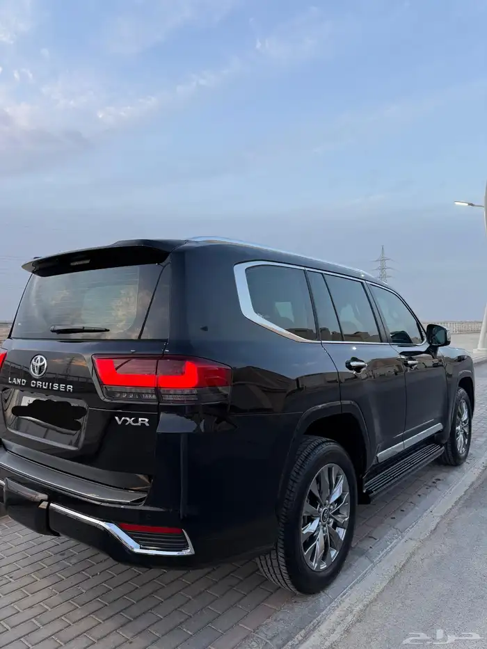 لاندكروزر اسود (VXR 2024) أعلى فئه (عبدالطيف جميل) 2