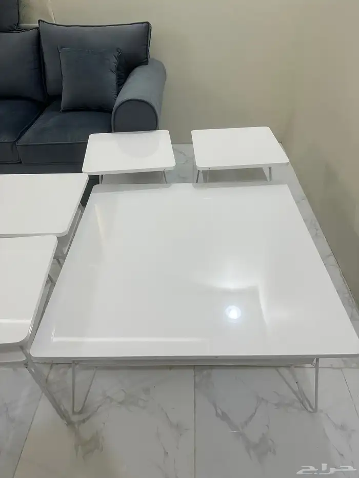 طاولات للبيع 0