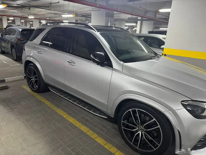 2020 Mercedes - Benz GLE 450 4MATIC - Full Option 3