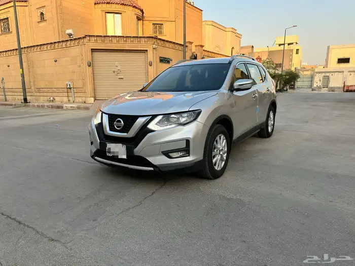 نيسان اكس تريل موديل 2022 1