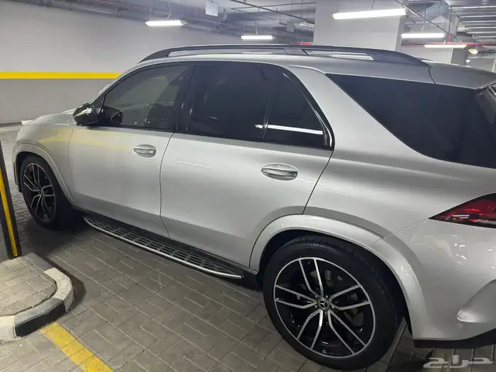 2020 Mercedes - Benz GLE 450 4MATIC - Full Option 2
