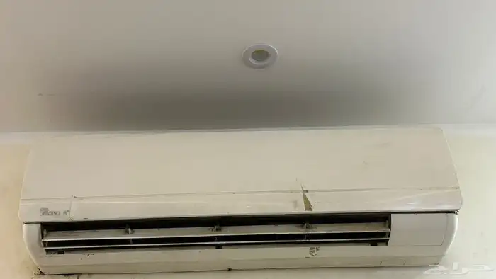 اثاث مكيف سبلت درج ملابس كنب ابيض كنب ازرق طاوله مجلس طاوله 9