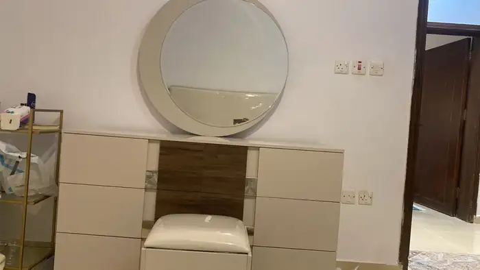 غرفة نوم اخت الجديده استخدام 3 اشهر شاريها ب 6000 1