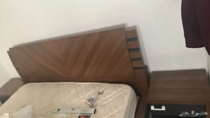 غرفة نوم وفريزر للبيع المستعجل 1