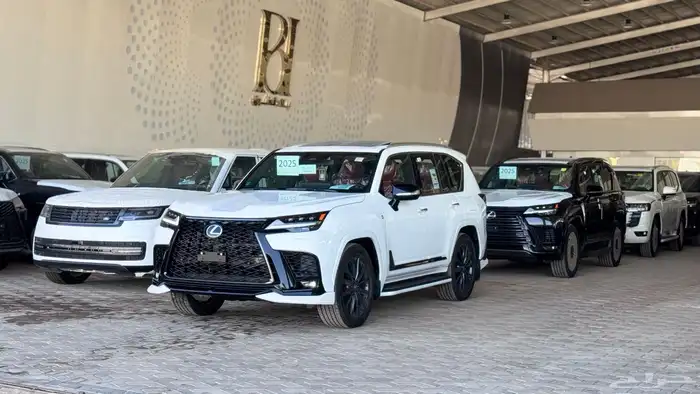 لكزس F SPORT وارد الساير موديل 2025 1