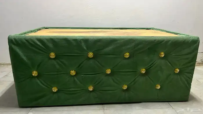 طاولة تحتاج قزازة فقط 100 0