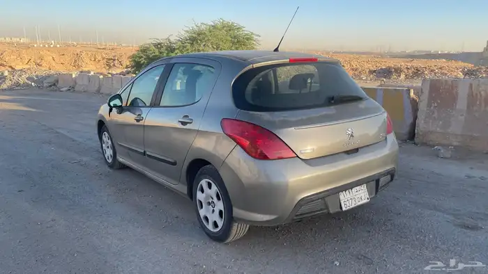 للبيع بيجو 308 موديل 2013 3