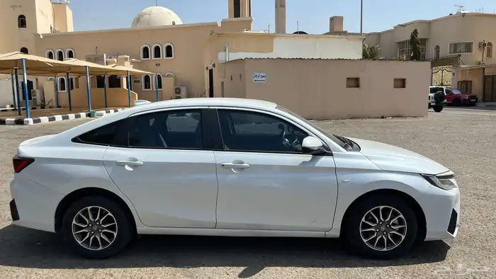 يارس 2023 ستاندرد للبيع 4