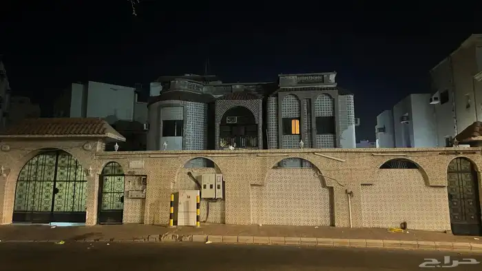 عقار للبيع مساحة 1056م فرصتك للاستثمار والسكن 0