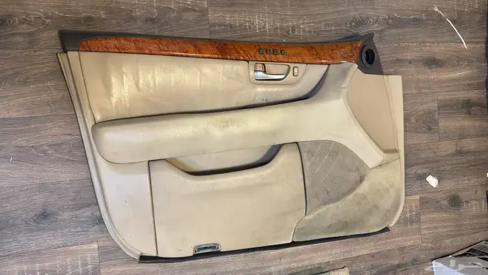 ديكور باب السواق لكزس LS430 0
