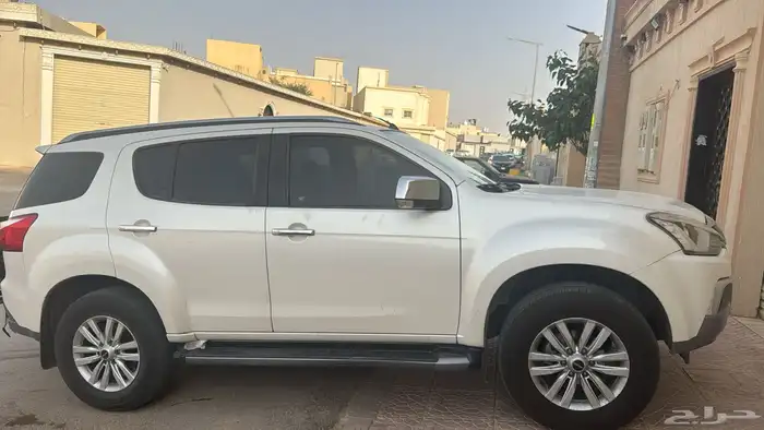 ايسوزو mux 2019 فل كامل 0