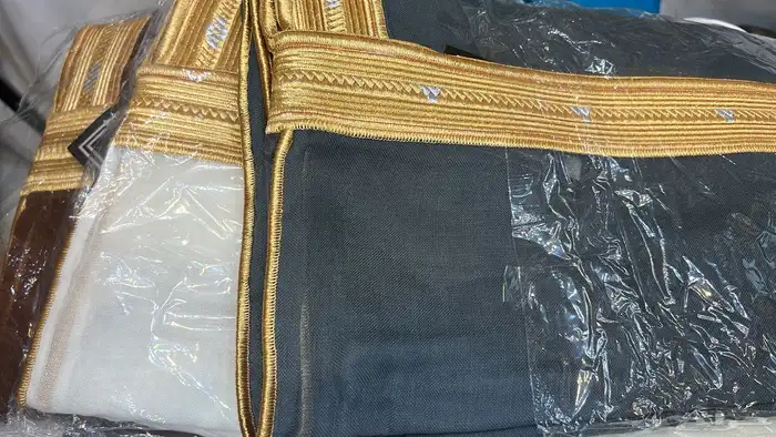 صناديق   هدايا   فاخرة بشوت رجالية ملكية ومشالح 0