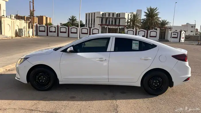 سيارة انترا 2020 2