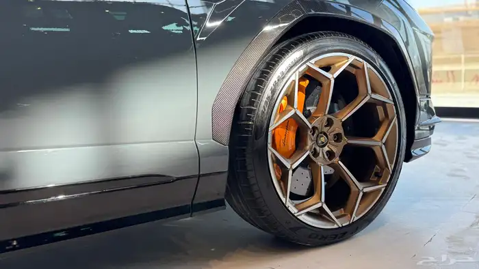 urus performante 2023 مستخدم 1