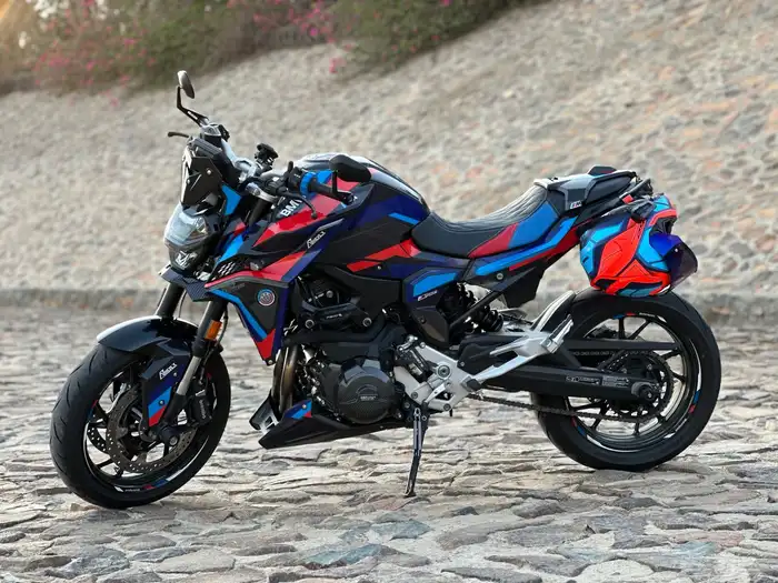BMW F900R 2024 (2000km) 8
