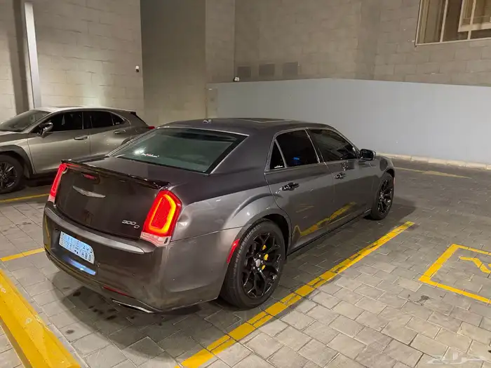 كرايزلر 2016 هيمي V8 14