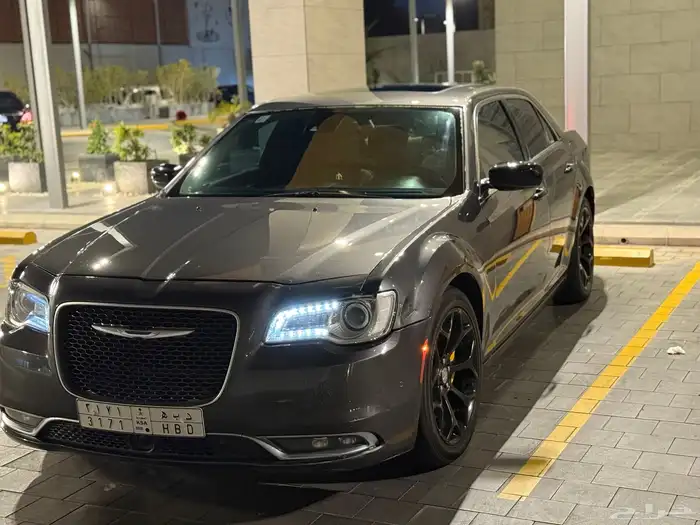 كرايزلر 2016 هيمي V8 17