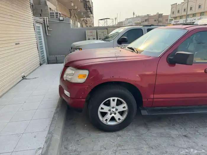 سياره فورد اكسبلور موديل 2007 اللون احمر 11