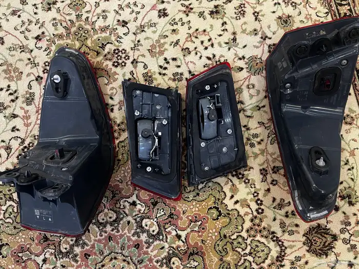 قطع غيار بي ام 520i 4