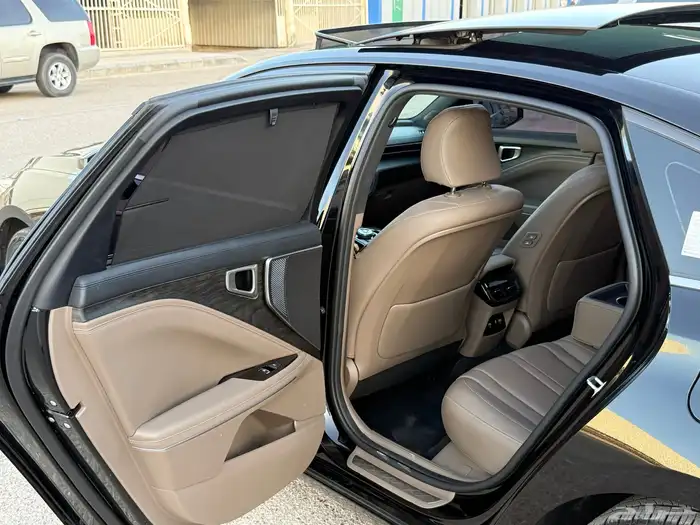 كيا K8 2022 أعلى فئة بطاقة جمركية 12