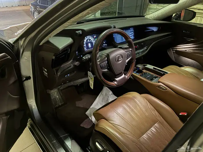 لكزس LS500h سعودي عبد اللطيف جميل 6