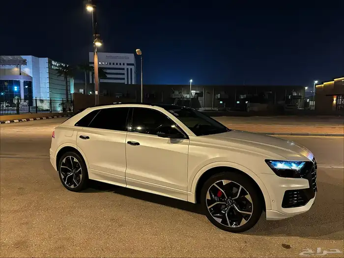 اودي Q8 Premium Black Edition 2