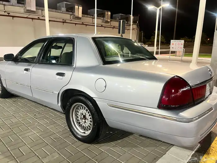 فورد قراند ماركيز 1999 4