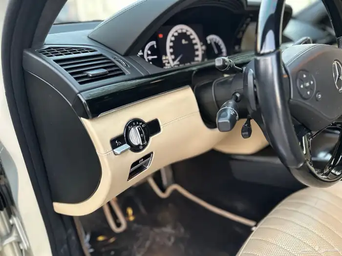 مرسيدس بانوراما مخزن بحالة الوكالة ممشى 77 الف s600 20