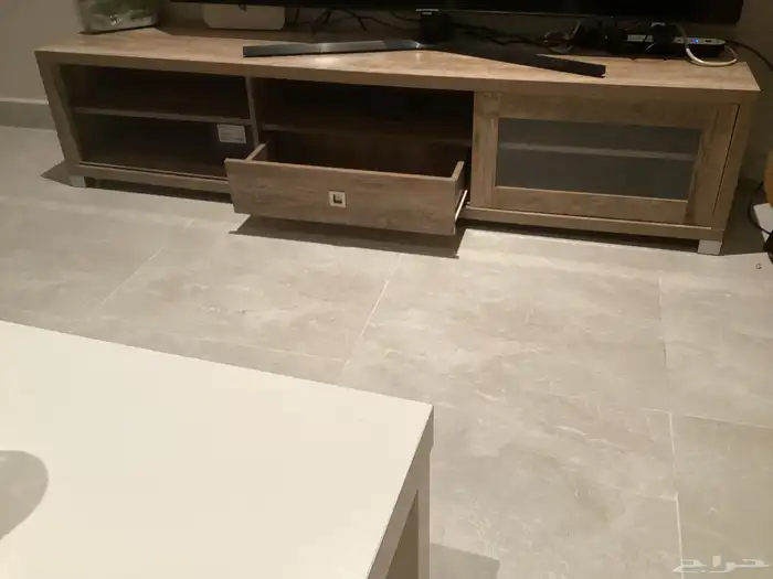 طاولة تلفاز 1
