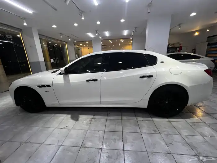 Maserati Quattroporte GTS Black Edition v8 twin turbo 9