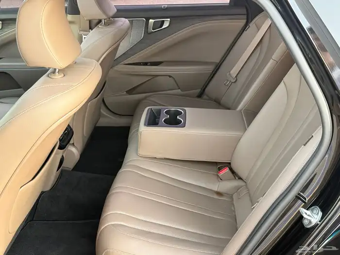 كيا K8 2022 أعلى فئة بطاقة جمركية 13