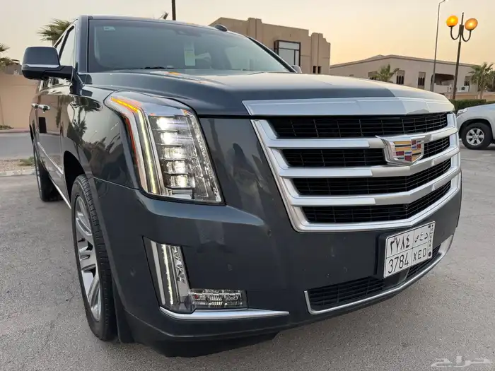 اسكاليد 2019 طويل بريميوم ملكي لون مميز نظيف جدا 23