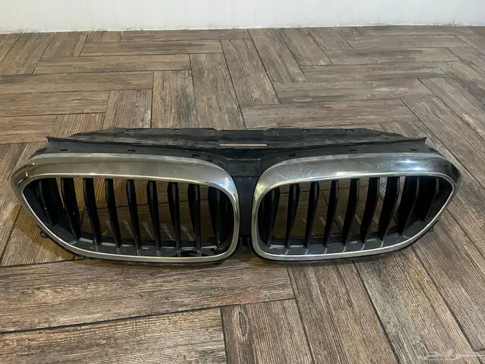 قطع غيار بي ام 520i 5