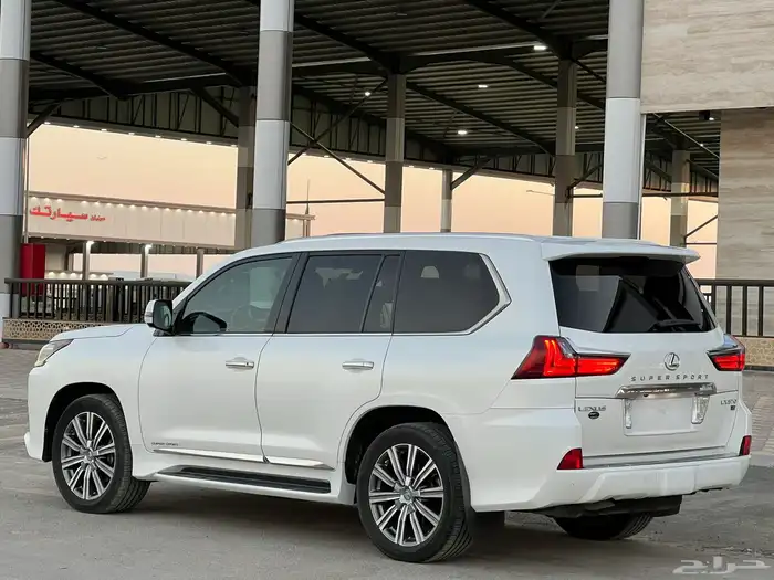 لكزس - LX 570 - 2016 - سعودي - فل 4