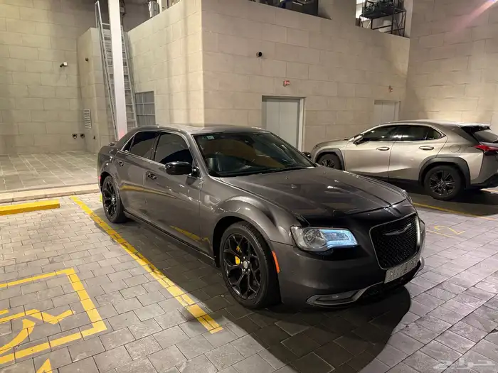 كرايزلر 2016 هيمي V8 15
