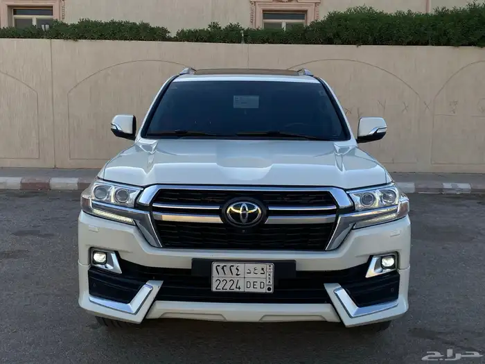 تايوتا لاندكروزر 2016 1