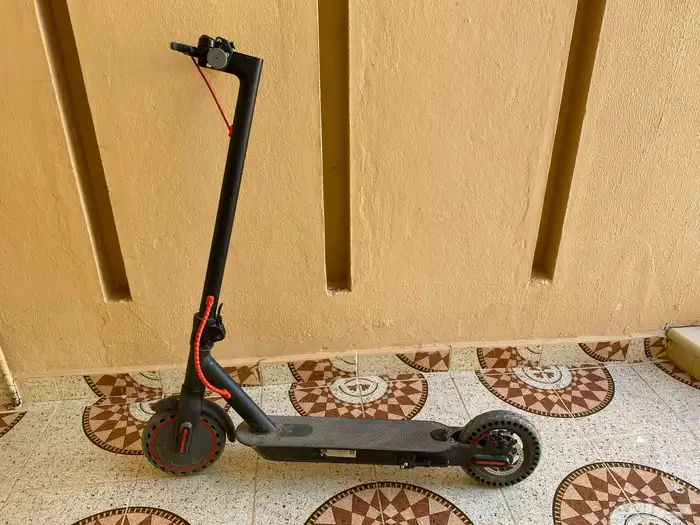 سكوتر نضيف وقوف 0