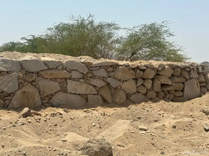 معلم حجر 8