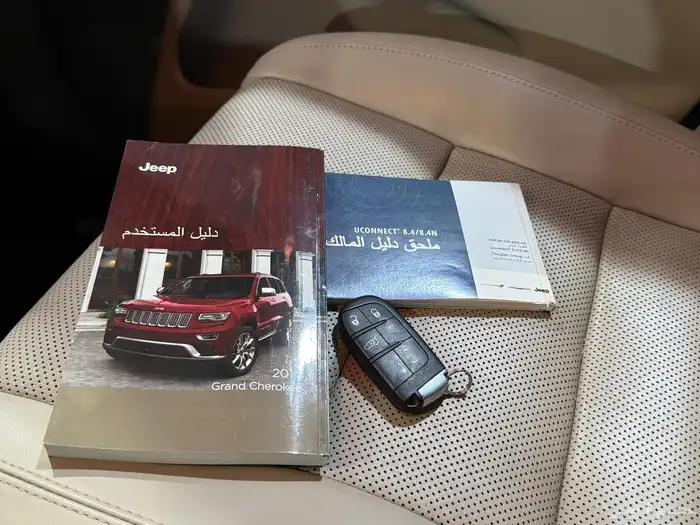 جراند شيروكي ليمتد 2014 (( V8 بحالة ممتازة )) 36