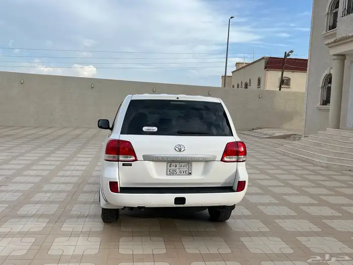 جيب لاندكروزر هدد جي اكس 6 سلندر 6