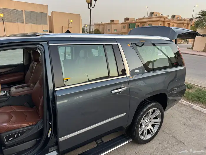 اسكاليد 2019 طويل بريميوم ملكي لون مميز نظيف جدا 58