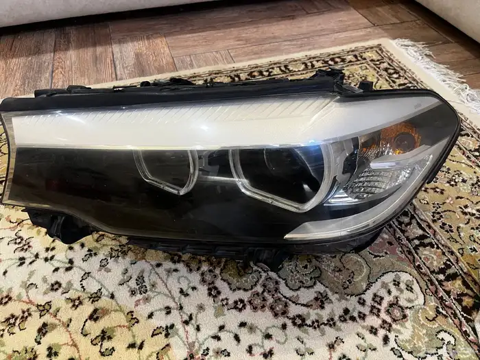قطع غيار بي ام 520i 9