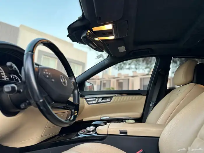 مرسيدس بانوراما مخزن بحالة الوكالة ممشى 77 الف s600 26